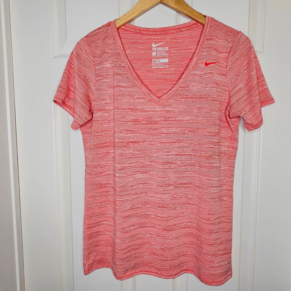NWOT Nike Women's Performance T-Shirt V-Neck Dri-Fit Active Tee Size L Coral